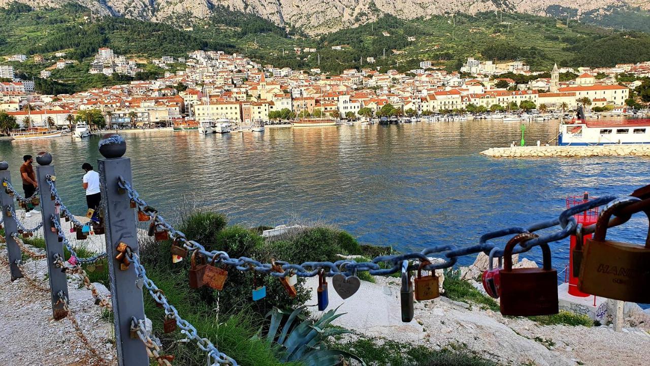 Spacious Family Apartment Near The Beach Makarska Buitenkant foto