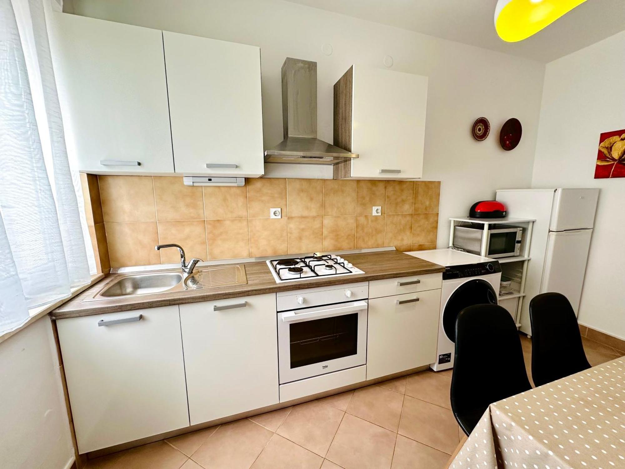 Spacious Family Apartment Near The Beach Makarska Buitenkant foto