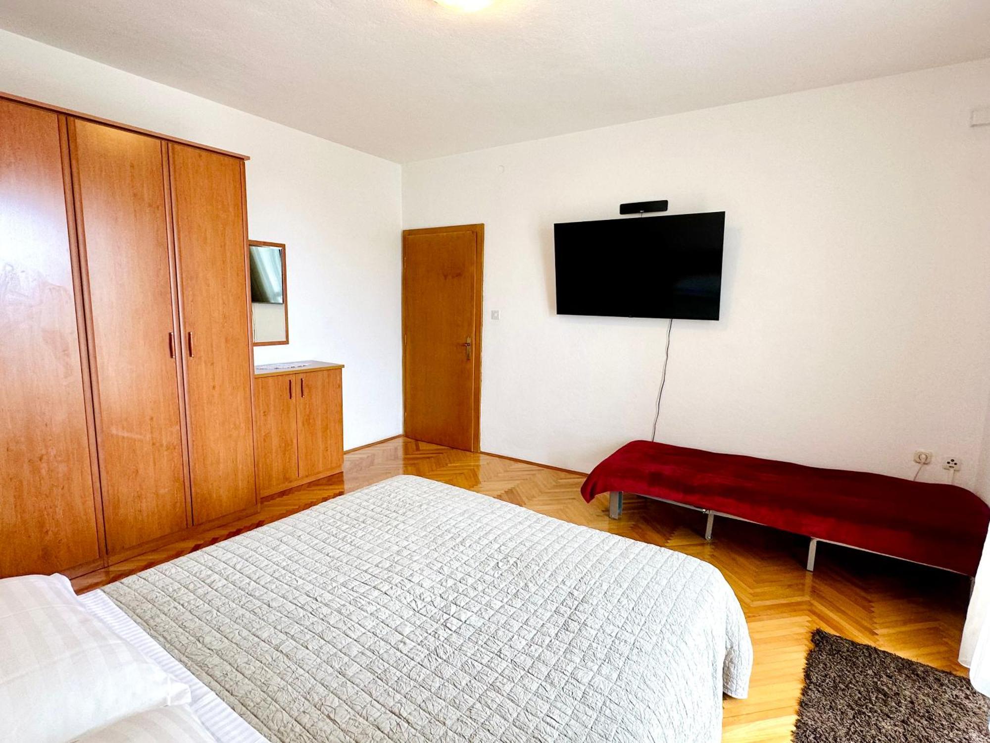 Spacious Family Apartment Near The Beach Makarska Buitenkant foto