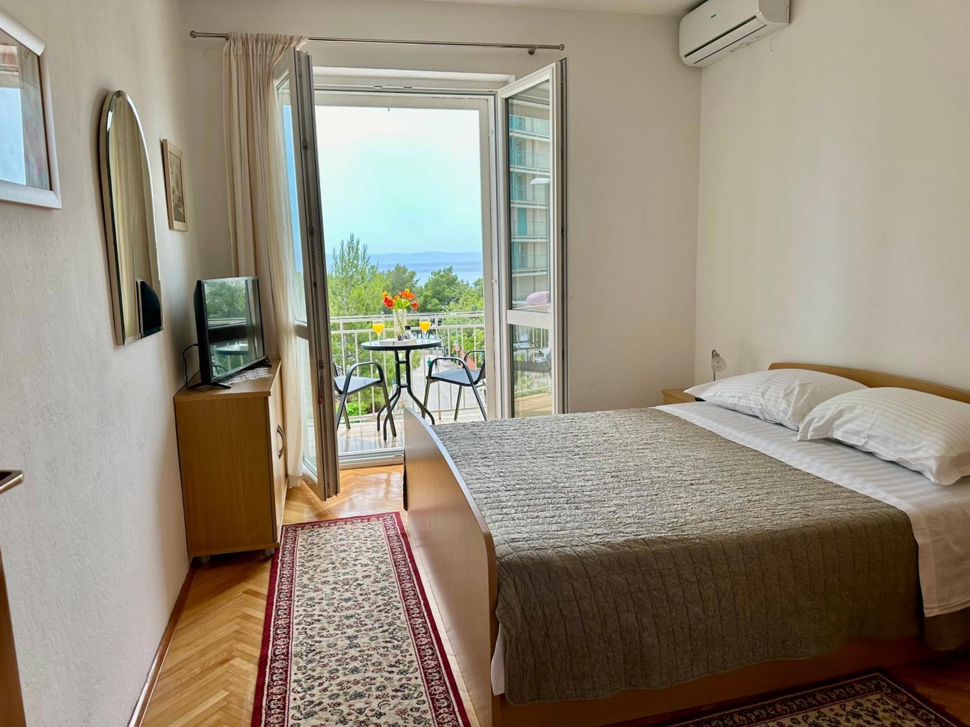 Spacious Family Apartment Near The Beach Makarska Buitenkant foto