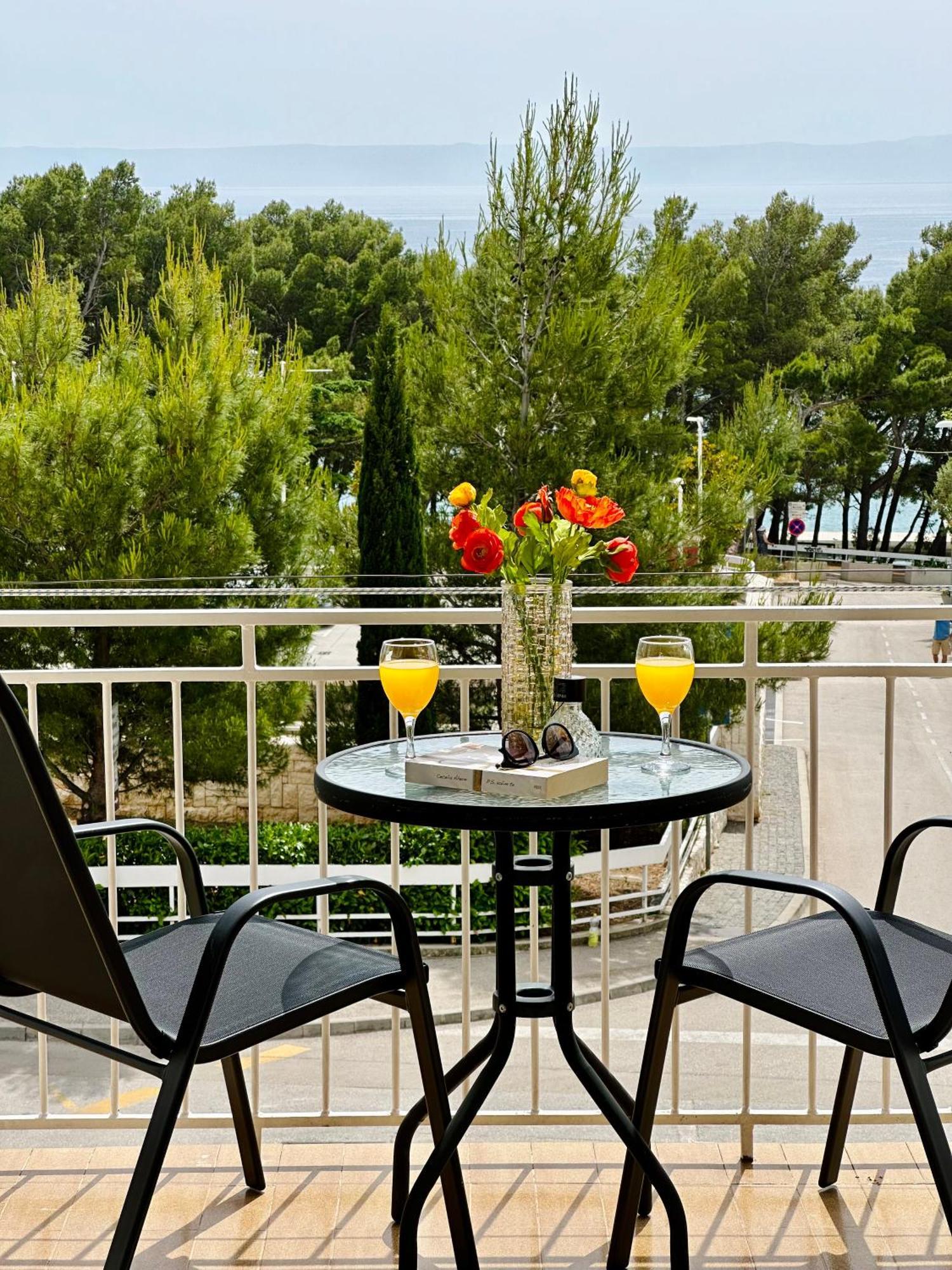 Spacious Family Apartment Near The Beach Makarska Buitenkant foto