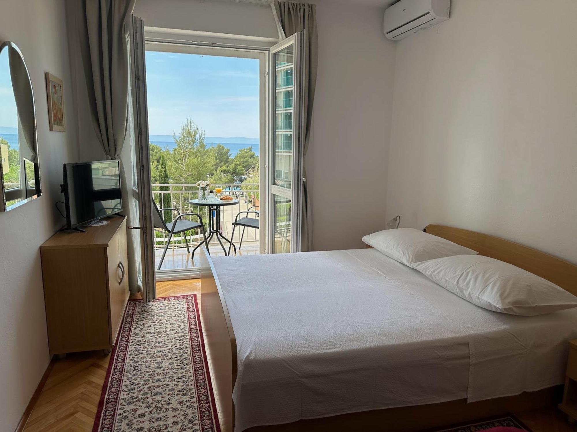 Spacious Family Apartment Near The Beach Makarska Buitenkant foto